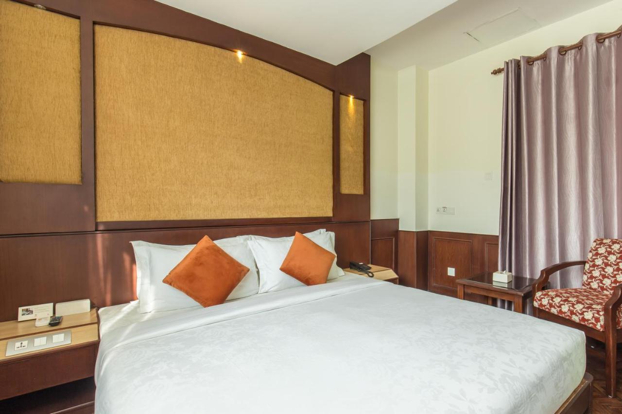 Dahlia Boutique Hotel Pokhara Exteriör bild