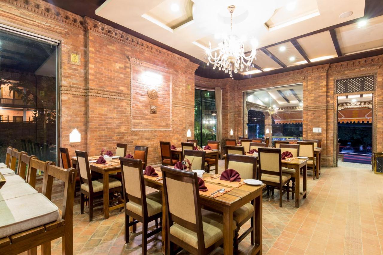 Dahlia Boutique Hotel Pokhara Exteriör bild