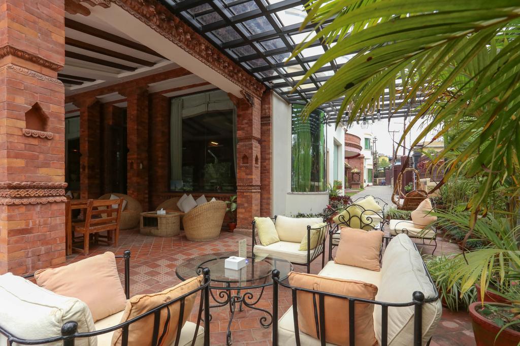 Dahlia Boutique Hotel Pokhara Exteriör bild